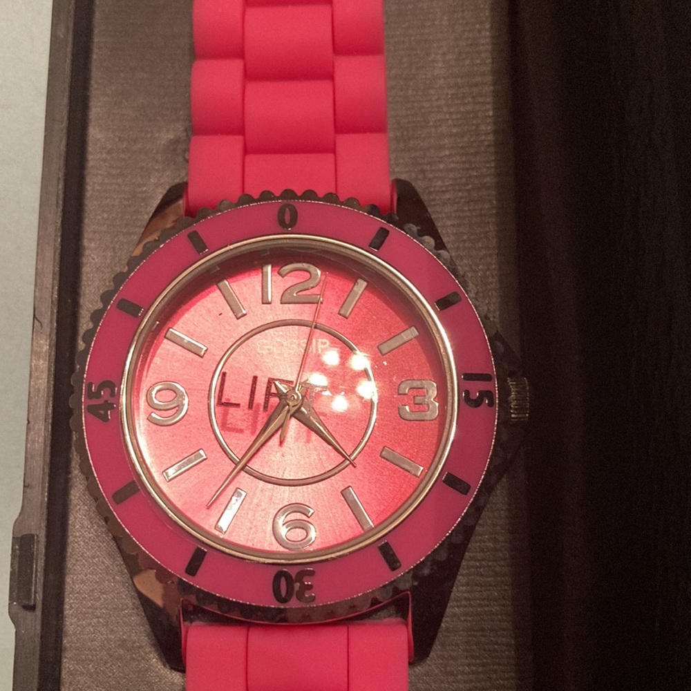 Gossip Watch Pink